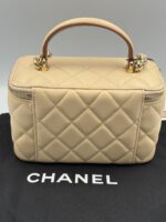 ⁦شنطه Small Vanity Case with Handle⁩ - الصورة ⁦2⁩
