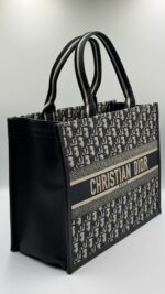 ⁦Christian Medium Book Tote⁩ - الصورة ⁦2⁩