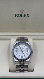 سكاي دويلر (Sky-Dweller)